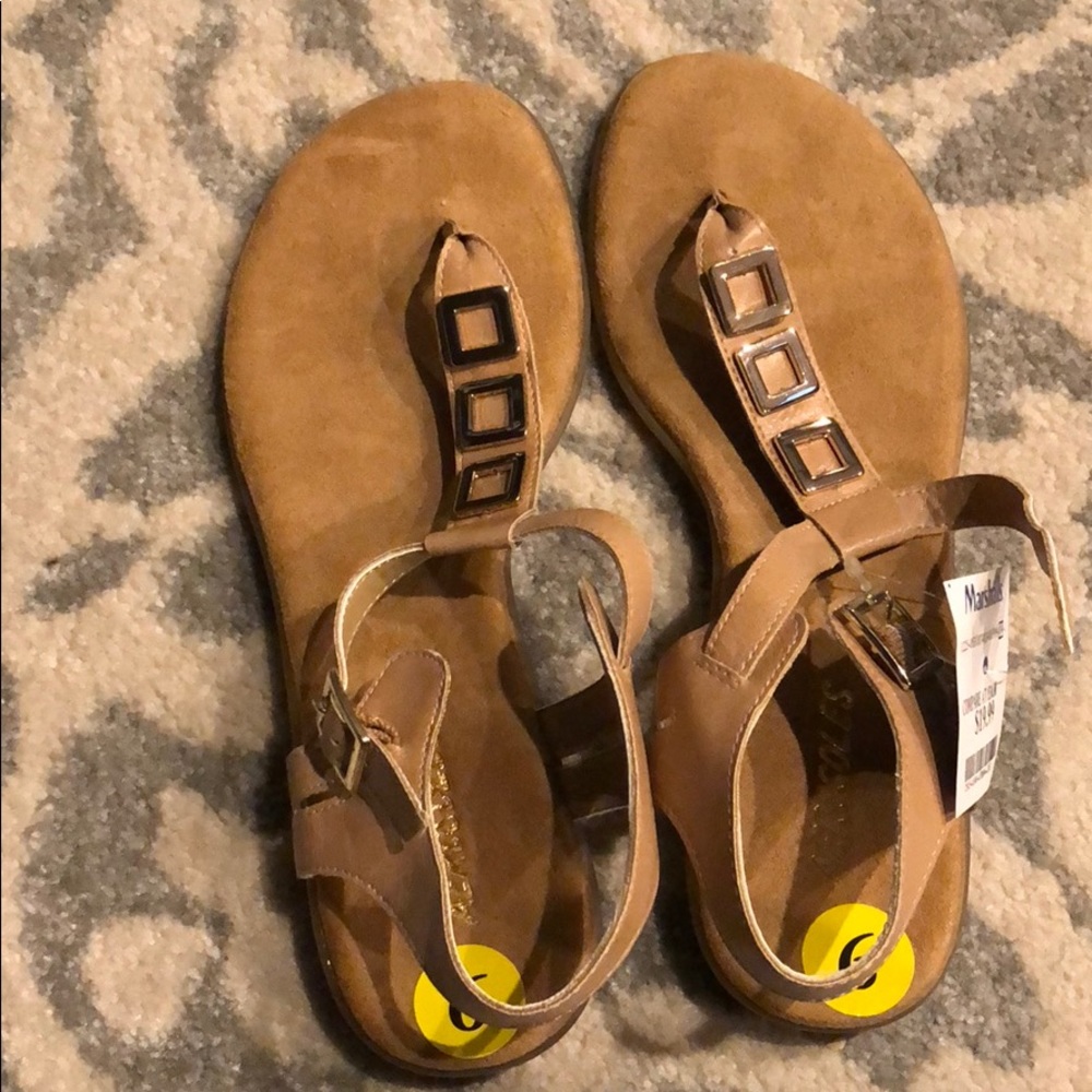 Aerosols sandals 9